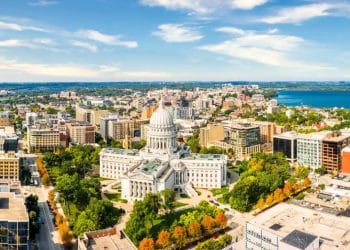 10 Famous Singers from Wisconsin