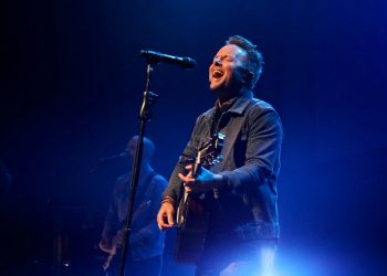 10 Best Chris Tomlin Songs of All Time