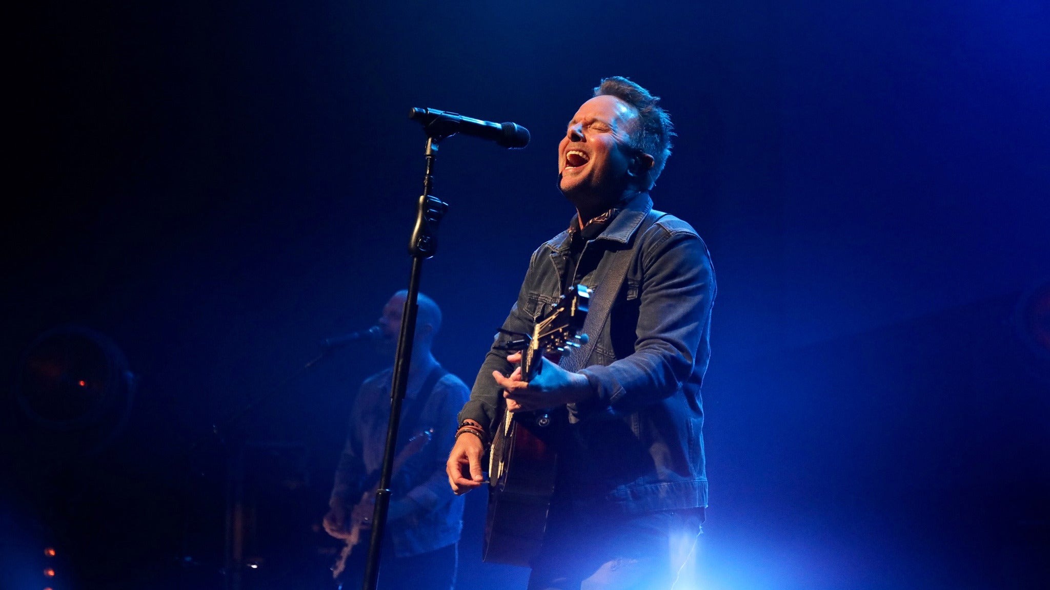 10 Best Chris Tomlin Songs of All Time