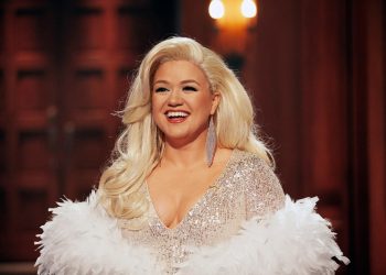 10 Best Kelly Clarkson Songs of All Time