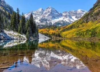 10 Famous Singers from Connecticut