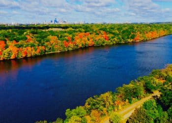 10 Famous Singers from Mississippi