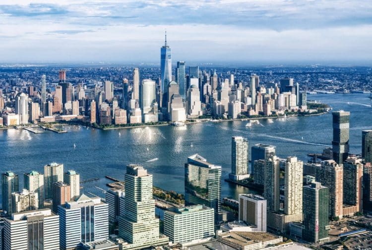 10 Famous Singers from New Jersey