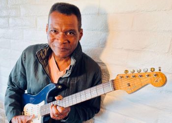 10 Best Robert Cray Band Songs of All Time