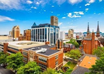 10 Famous Singers from Alabama