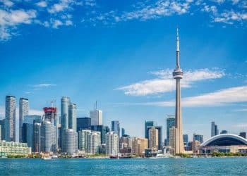 10 Famous Singers from Canada