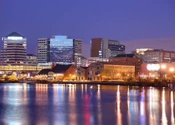 10 Famous Singers from Delaware