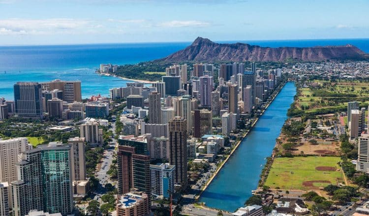 10 Famous Singers from Hawaii