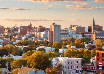 10 Famous Singers from Maine