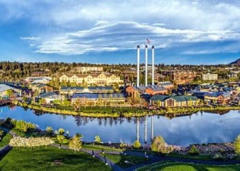 10 Famous Singers from Oregon