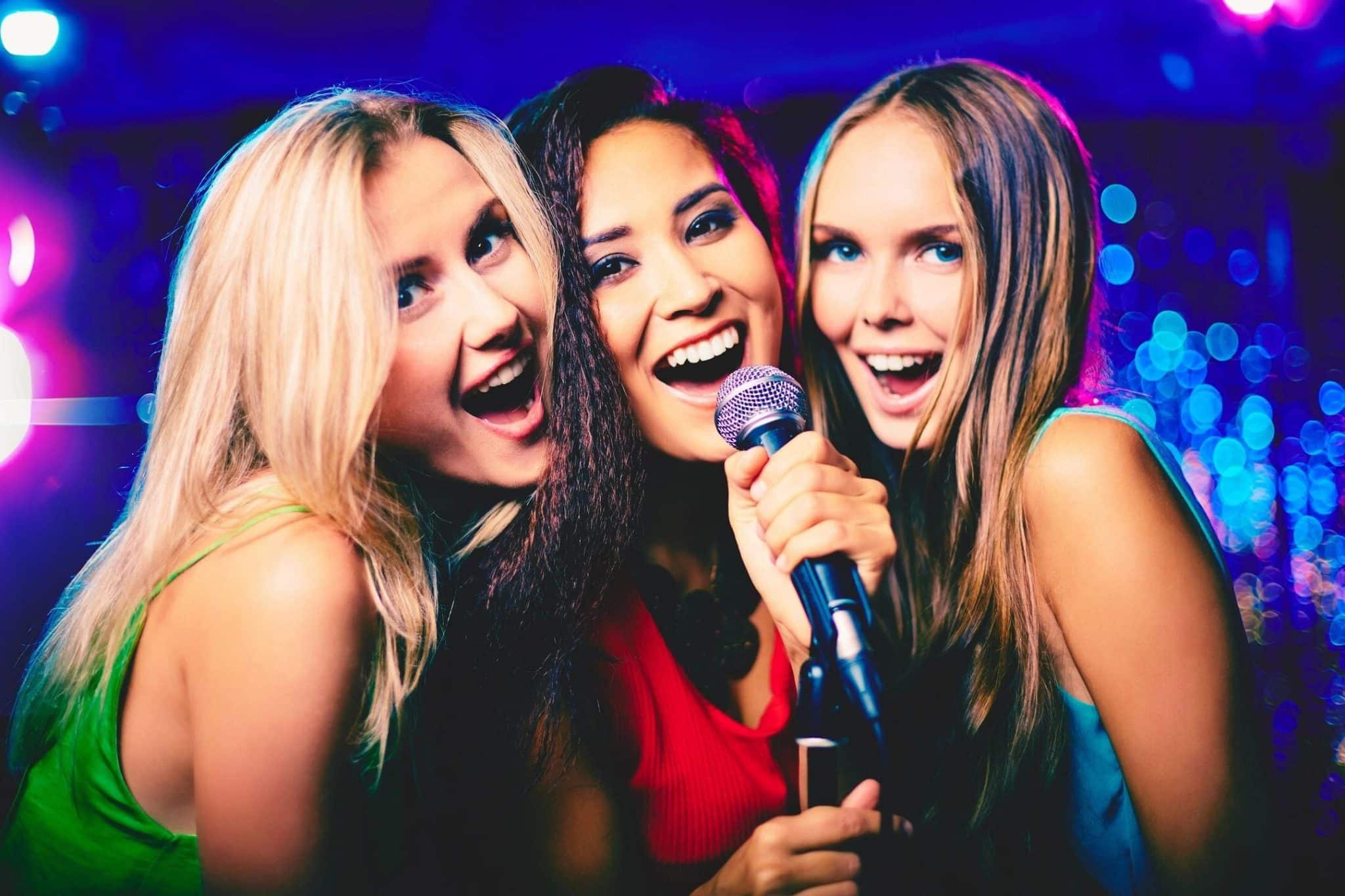 15 Best Karaoke Songs of All Time - Singersroom.com