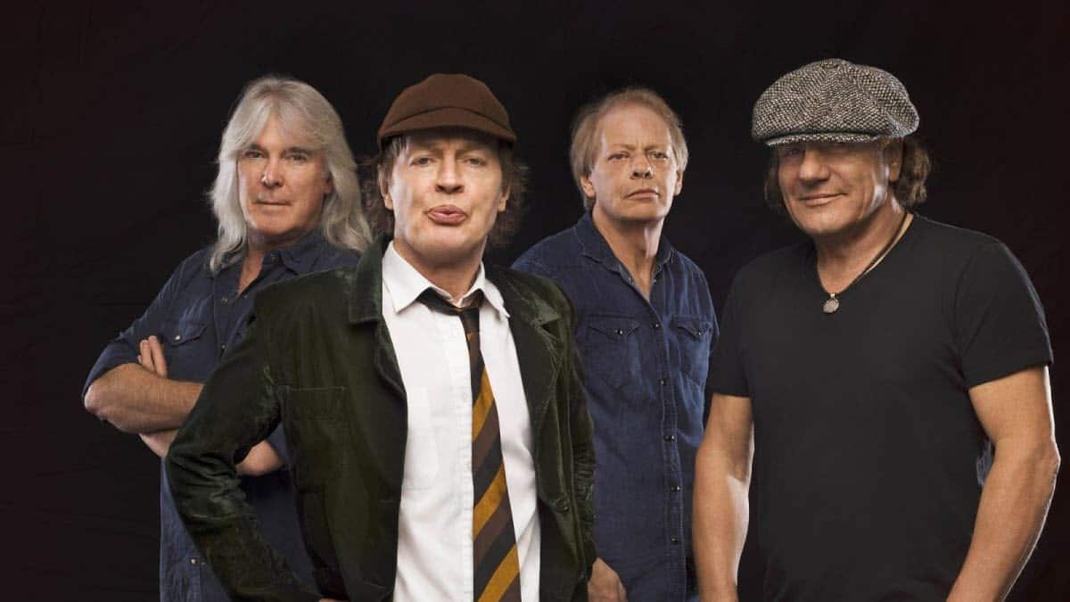 10 Best Acdc Songs of All Time - Singersroom.com