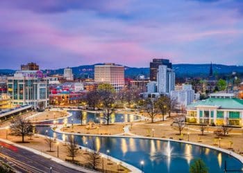 10 Famous Singers from Alabama