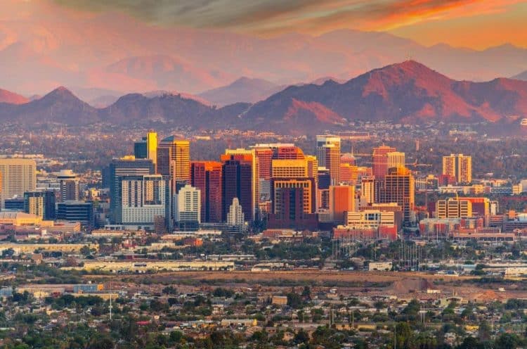 10 Famous Singers from Arizona