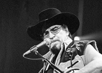 10 Best Waylon Jennings Songs of All Time