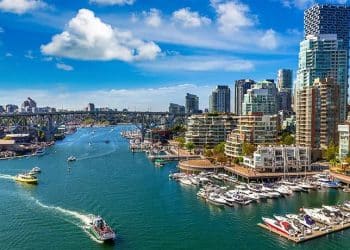 10 Famous Singers from Canada