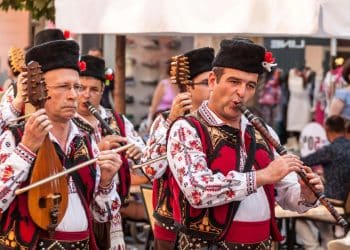 15 Best Folk Music Songs of All Time