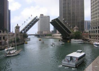 10 Famous Singers from Illinois