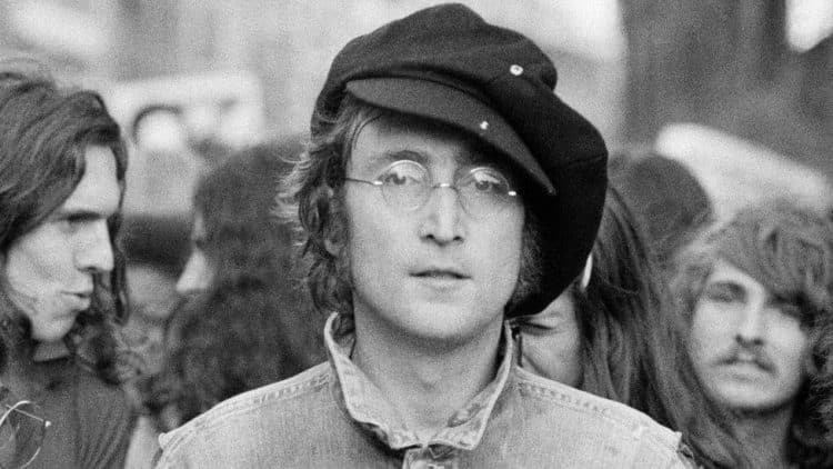 10 Best John Lennon Songs of All Time - Singersroom.com