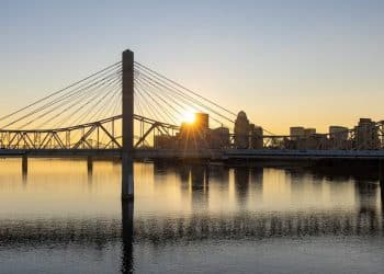 10 Famous Singers from Kentucky