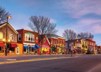 10 Famous Singers from Maine