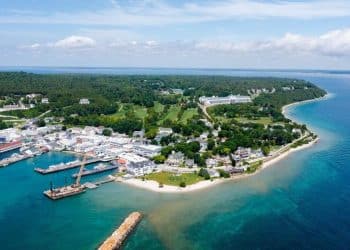 10 Famous Singers from Michigan