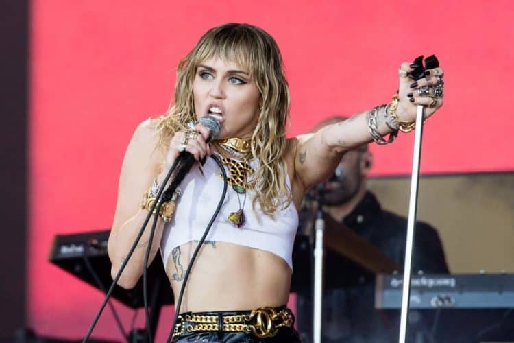 10 Best Miley Cyrus Songs of All Time - Singersroom.com