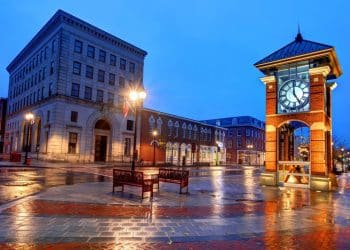 10 Famous Singers from New Hampshire