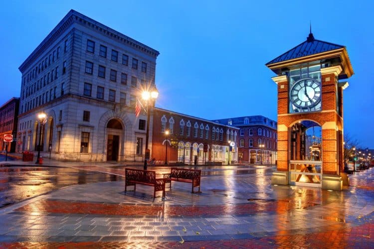 10 Famous Singers from New Hampshire