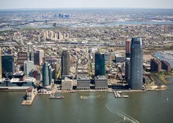 10 Famous Singers from New Jersey