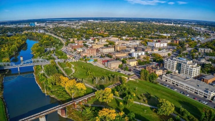 10 Famous Singers from North Dakota