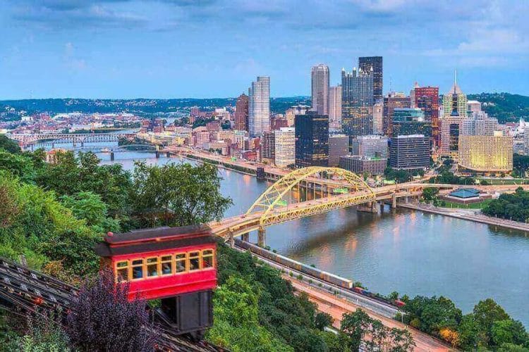 10 Famous Singers from Pennsylvania