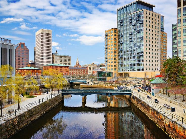 10 Famous Singers from Rhode Island