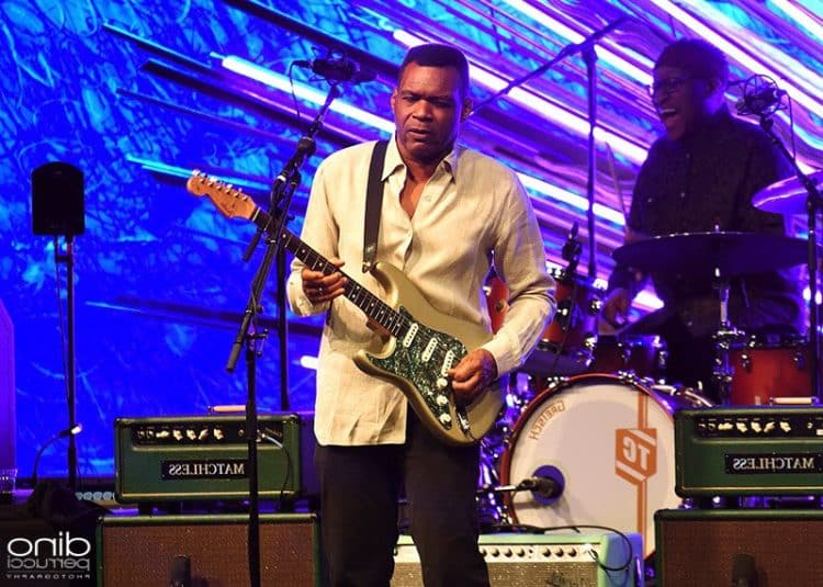 10 Best Robert Cray Band Songs of All Time