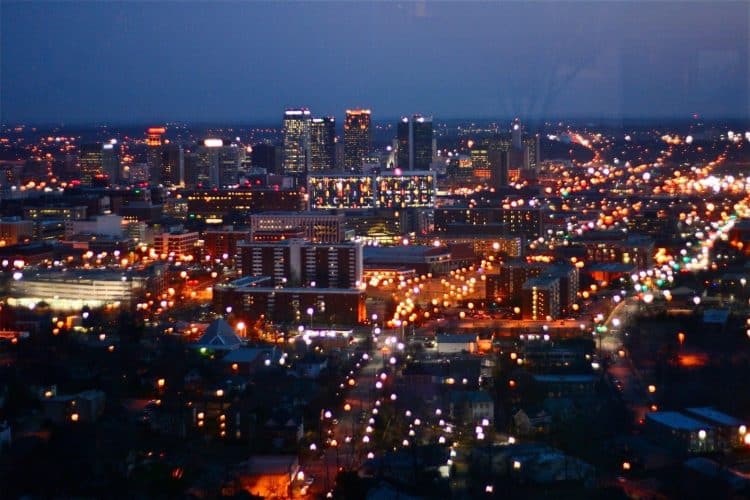 10 Famous Singers from Alabama