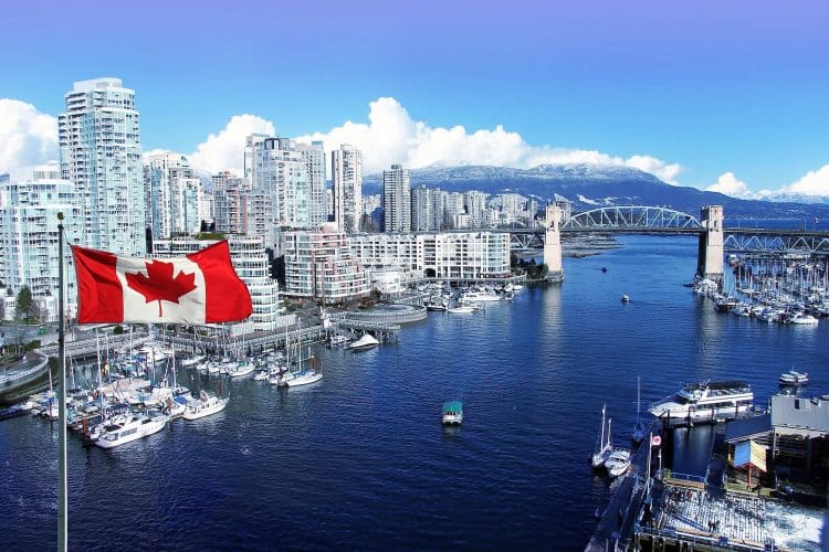 10 Famous Singers from Canada