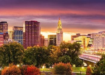 10 Famous Singers from Connecticut