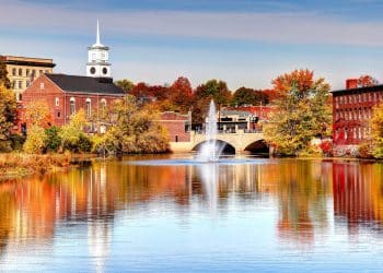 10 Famous Singers from New Hampshire