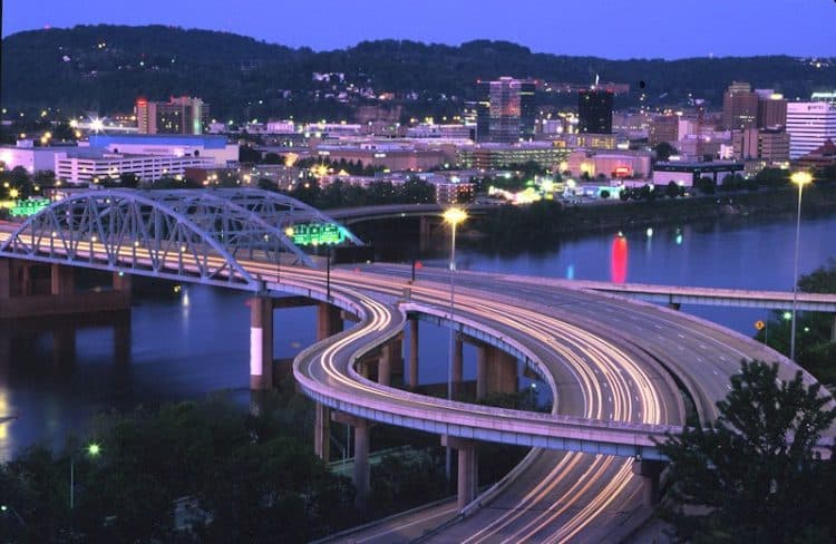 10 Famous Singers from West Virginia