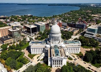 10 Famous Singers from Wisconsin