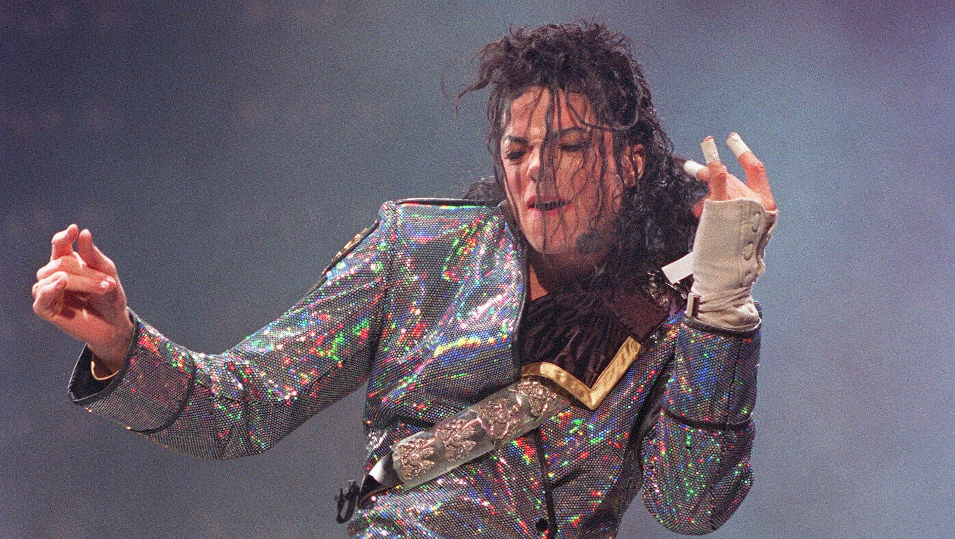 Michael Jackson's Top 10 Signature Dance Moves