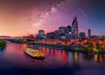 10 Famous Singers from Tennessee