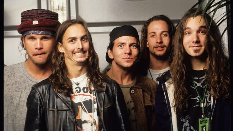 10 Best Pearl Jam Songs of All Time - Singersroom.com