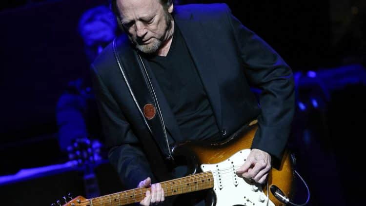 10 Best Stephen Stills Songs Of All Time - Singersroom.com