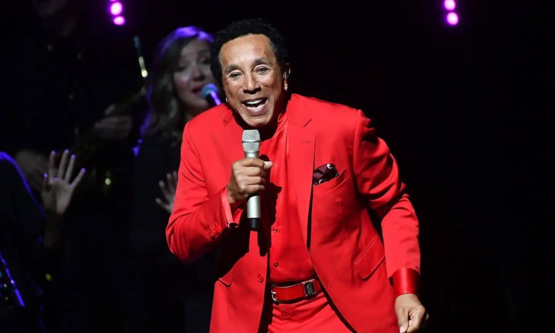 10 Best Smokey Robinson Songs of All Time - Singersroom.com