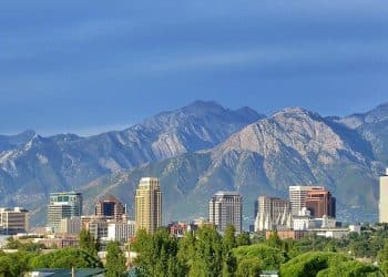 10 Famous Singers from Utah