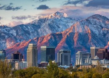 10 Famous Singers from Utah