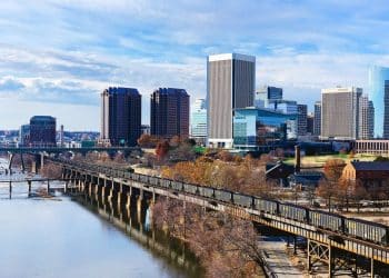 10 Famous Singers from Virginia