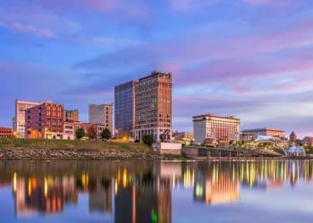 10 Famous Singers from Virginia