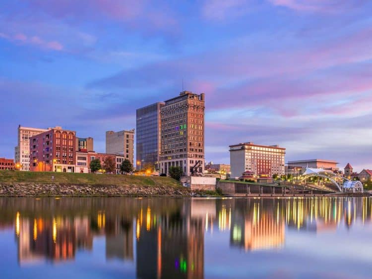 10 Famous Singers from Virginia